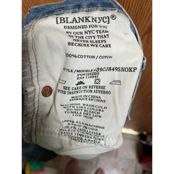 Blank NYC Denim Jean Shorts Cut Off Distressed Women’s Size 34”/‎ 18W - Picture 3 of 5